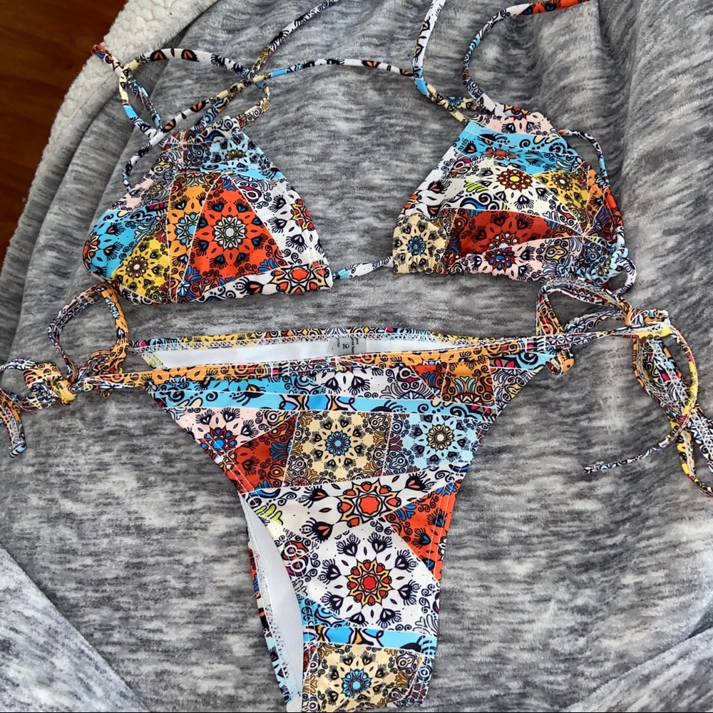 Triangle bikini set - Picture 2 of 3